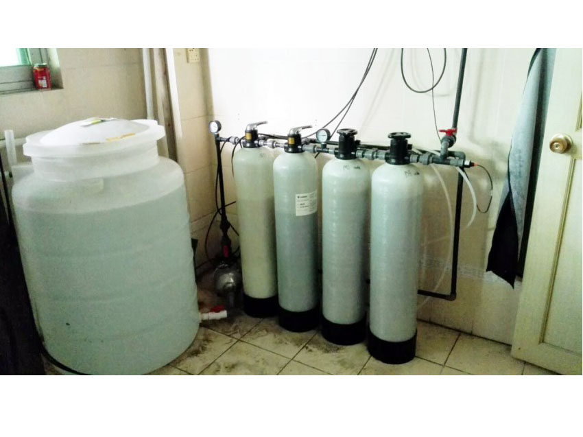 離子交換設(shè)備,工業(yè)離子交換純水設(shè)備